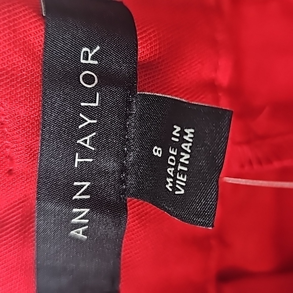 Ann Taylor shorts 8 high rise linen blend Red embroidered flowers NWT - Picture 2 of 13